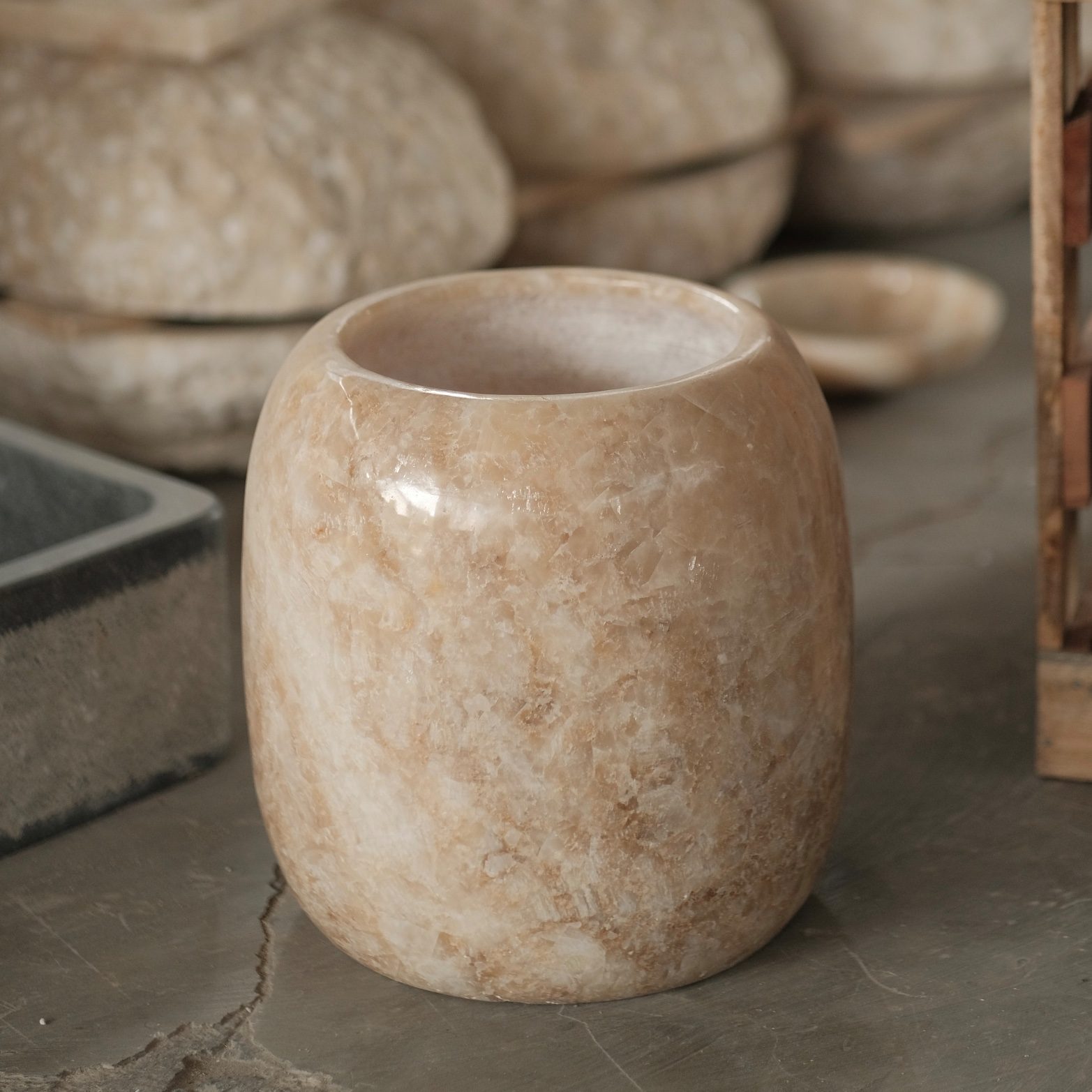 Full Polished Ballon Pot