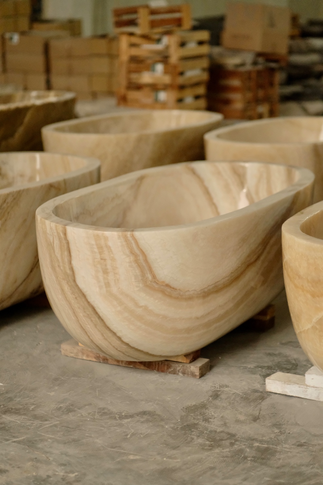 Onyx Bathtub Full Polished